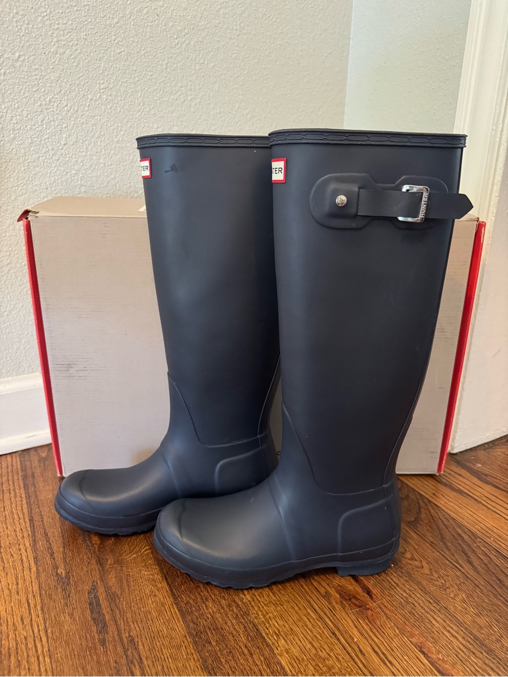 Hunter- Original Tall Rain Boots - Size 8 - Navy - Picture 3 of 9